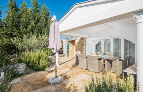 Holiday House Ana & Marina with private Pool and garden - Photo 2