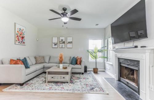 Country Haven - Hot Tub & Pool! Game Room, King Beds, Mins 2 dwtn - Foto 3