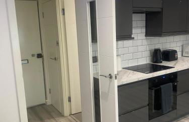 Lovely Modern studio flat with jacuzzi bath free parking - Foto 5