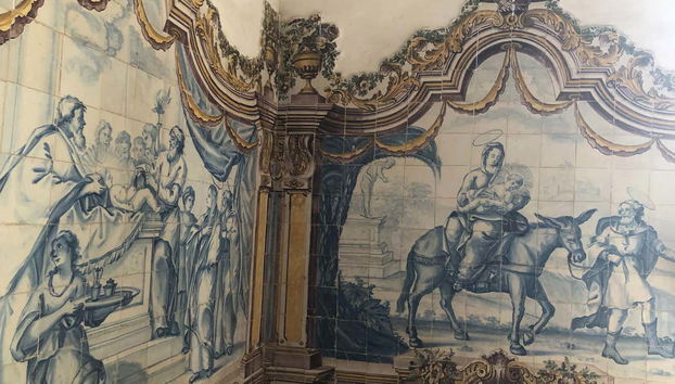 Dettaglio di una maiolica di Penedo