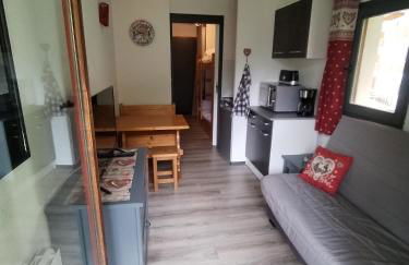 Studio plein sud pied des pistes avec casier à skis - Foto 3