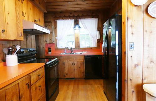 Classic Lake Home on Torch Lake - Foto 37