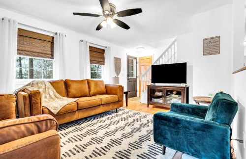 Thomas Trail - Game Room, Fire Pit, 1 min to Ski Mountain & Shared Beach! - Foto 1