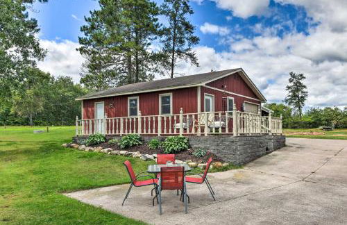 Lakefront Solon Springs Cabin with Private Dock! - Foto 22