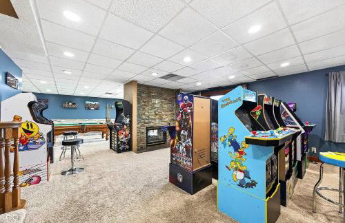 Lakefront Group Stay, Sleeps 19, Indoor Pool, Hot Tub, Arcades - Foto 25