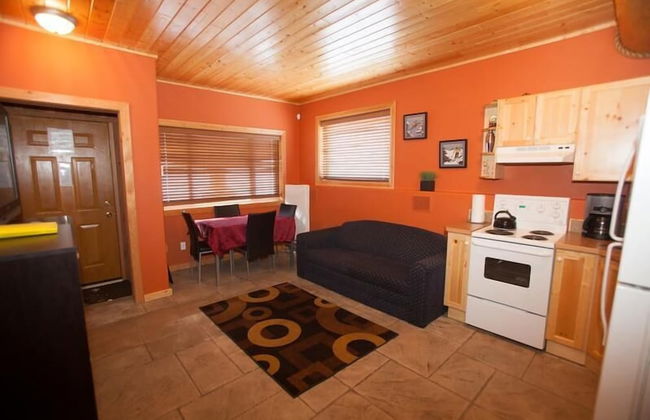 Silver Bullet Inn by Apex Accommodations - Photo 5