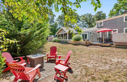 Stellar Home with Hot Tub & Movie Room - Foto 30