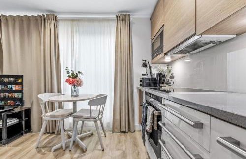 Modern London Stay with Luxe Comfort - Foto 16