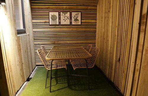 Cozy Vibes Refined 2BR Flat - Photo 8