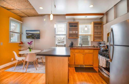 New Distinctive Historical Unit from 5 Star Host - Foto 11