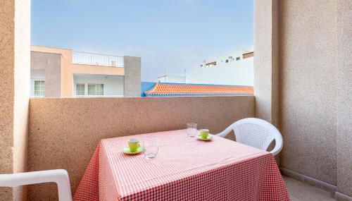 2A Apartamento Abrigos, Wifi y balcón - Foto 2