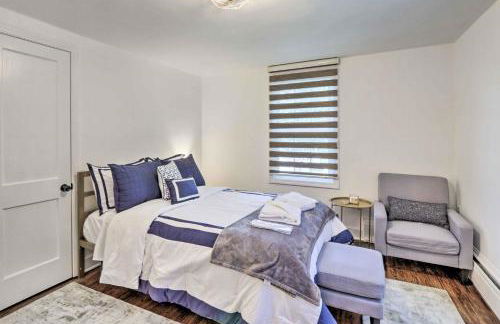 Upscale Waterbury Retreat with Indoor Hot Tub! - Foto 19