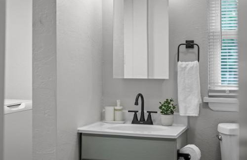 Bloomfield, Pittsburgh Bright and Spacious TWO Bedroom Apt with Free Parking - Foto 20