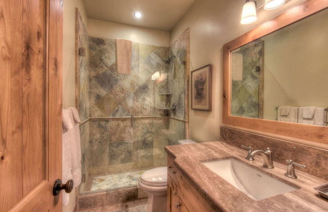 Ridge Court Barrel Relax in Private Hot Tub - Photo 11