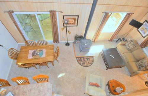 Trails End River Retreat - River Access - Pet Friendly - Hot Tub - Grill - Wifi - Fire Pit - Deck - Screen Porch - Family Friendly - Fishing - King Bed - Wood Stove - Photo 14