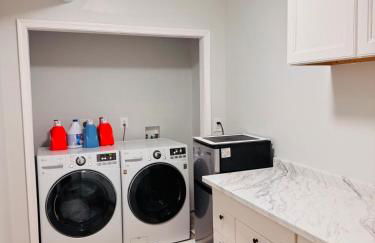 Charming 4BR 4BA Townhouse In Annandale, VA - Foto 25