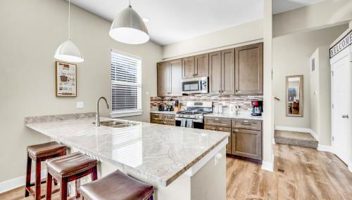 Bright & Spacious Modern Home, Mountain Views, Walk to Downtown - Foto 4