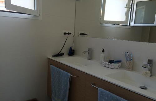 Beach House Brotonss - Photo 29