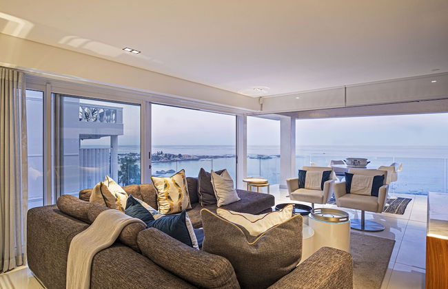 Clifton YOLO Spaces – Clifton Beachfront Penthouse - Photo 32