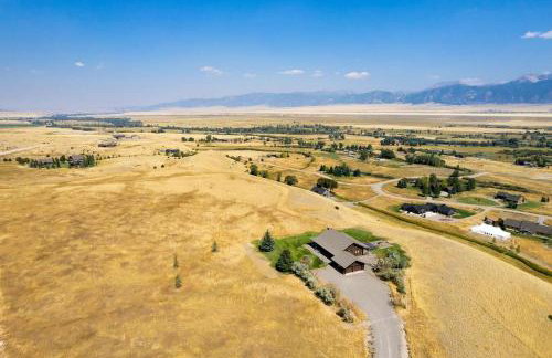 Intimate Off-Grid Cabin with Fire Pit and Mountain Views in Montana - Foto 6