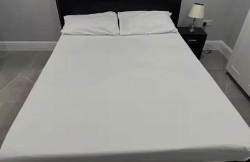 Apartment-Sleeps3-Parking-Internet - Photo 3