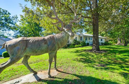 Spacious Kentucky Lake Escape with Dock and Views - Foto 41
