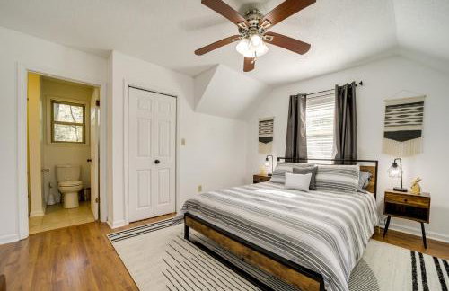 Peaceful Candler Cabin with Private Hot Tub! - Foto 16