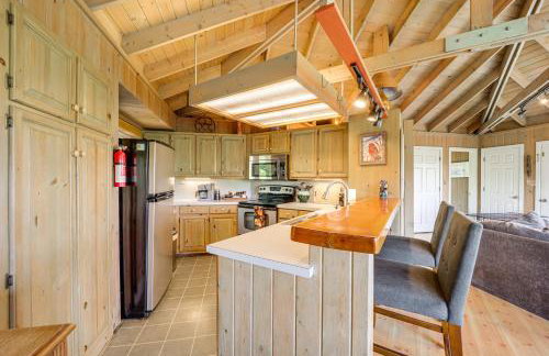 Close to Trails! Seven Devils Retreat with Hot Tub - Foto 7