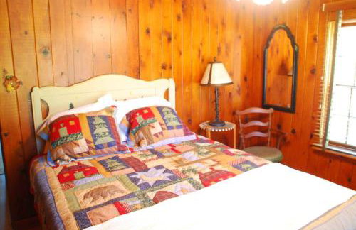 Cozy Cabin Retreat - Sleeps 8 - 1 Hr from STL - Foto 7