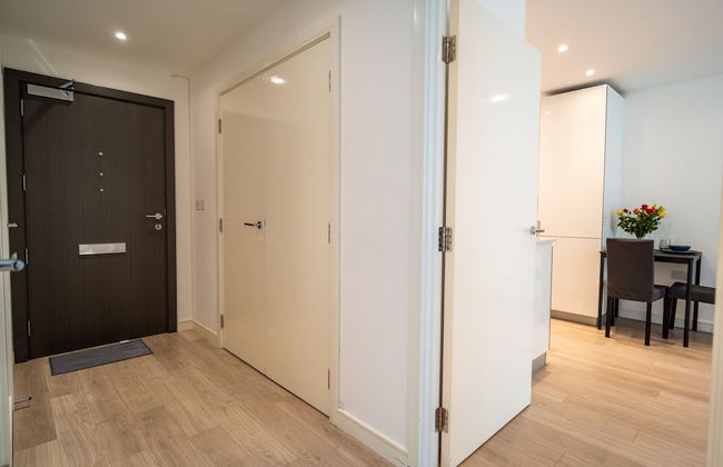 Luxury 2-bed Croydon Apartment Near Gatwick - Photo 35