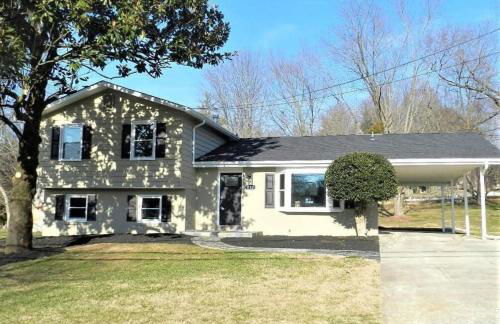 5 bedrooms with 4 Full Bath Fire Pit BBQ and Plush Amen on 1 2 acre - Photo 29