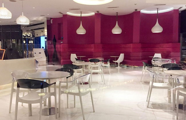 Azure Beach Club Paris Hilton - Foto 52