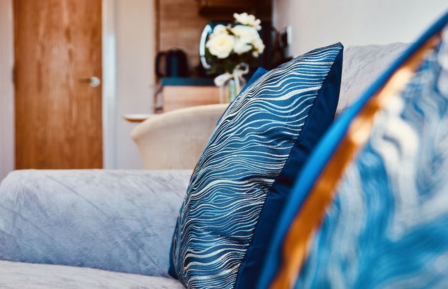 Deluxe City Centre Apt Balcony & View & Free Parking - Photo 29