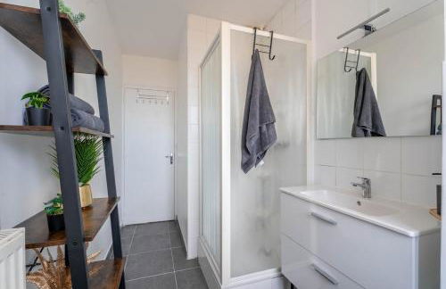 L'Excellent - Grand Cinema - Grand Marché - Netflix - Foto 36