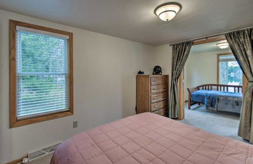 Lakefront Home with Seasonal Dock - 2 Mi to Skiing! - Foto 19