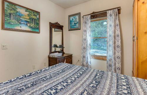 Deck and Sauna Avalon Woods Riverfront Retreat - Foto 21