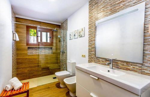 Villa Ramos by Villa Plus - Photo 16