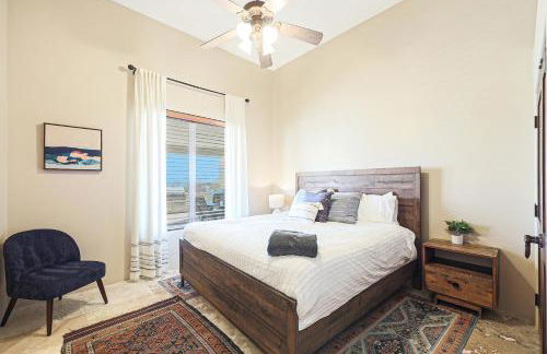 Luxury Estate, Sleeps 24, Sonoran by HomeStakes Stays - Foto 46