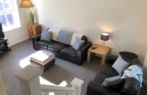 Stylish 3-Bedroom Home with Parking - Foto 12