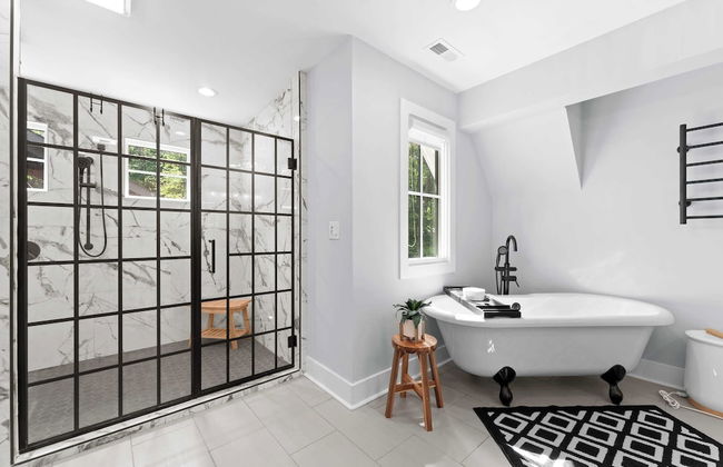 Take it to the Bank! by Avantstay New Pool + Hot Tub Sleeps 16 - Foto 18