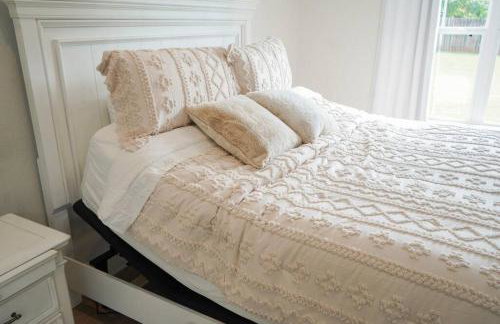 The Haven on Loveless Street with Game Room - Foto 51