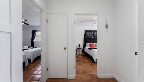 Grotto Pool House, 3 bed, 2 bath, IMG 3 miles, AMI - Foto 3