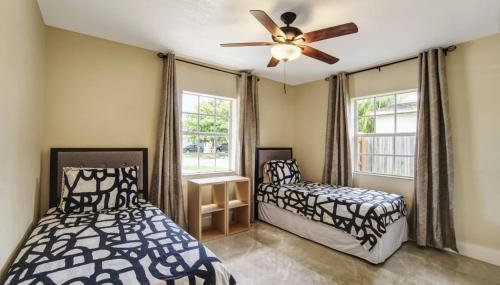 Relaxing 3 Bedroom House-Close to Beaches and Airport! - Foto 4