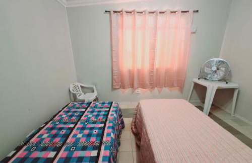 CASA - localizada no centro de Campo Grande - 2 quartos com ar e garagem para 2 carros - Foto 33