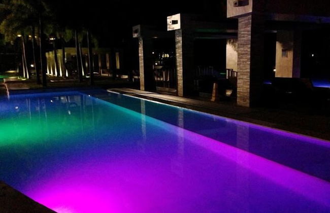 Beach Condos Pico De Loro Hamilo Coast - Foto 13