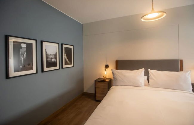 w Elegant 2BR in the Heart of Miraflores - Photo 20