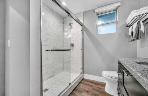 Cle Suites 1BR 1BA 5 min Walk to Cle Clinic #7 - Foto 7