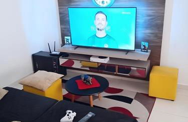 Apartamento centralizado à poucas quadras do mar. - Foto 1