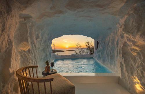 Mykonos Town Black Villa with Cave Heated Pool - Foto 1