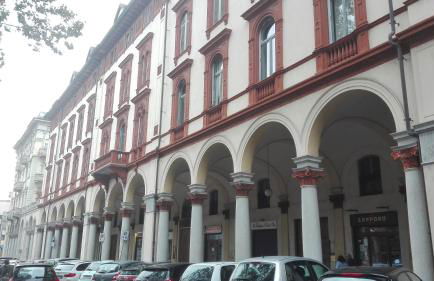 "Lo charme" a 5 minuti a piedi da Ospedale,Teatro Coccia ed Universita',a 30 minuti dai Laghi e 40 minuti da Milano - Foto 6